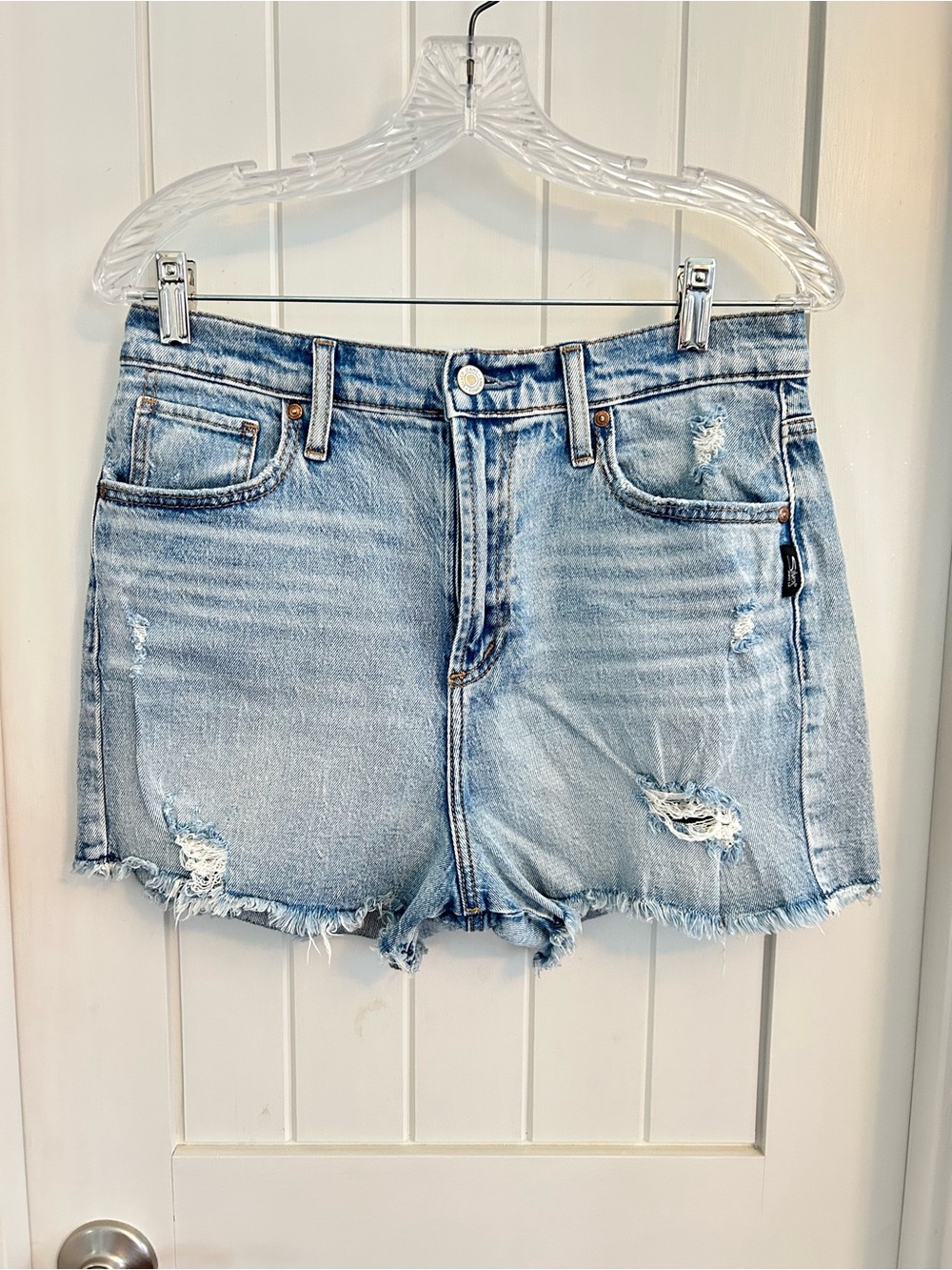 Silver Jeans Co. Highly Desirable Distressed Denim Women's Shorts Size 29